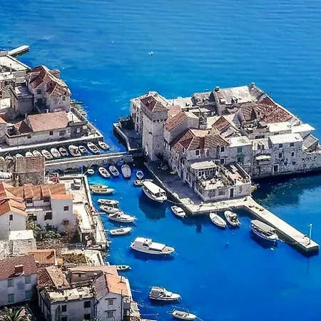 Διαμέρισμα Kastilac Near The Kaštela