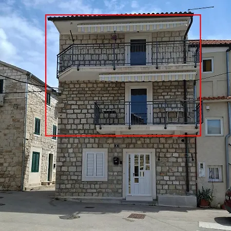 Kastilac Near The Διαμέρισμα Kaštela